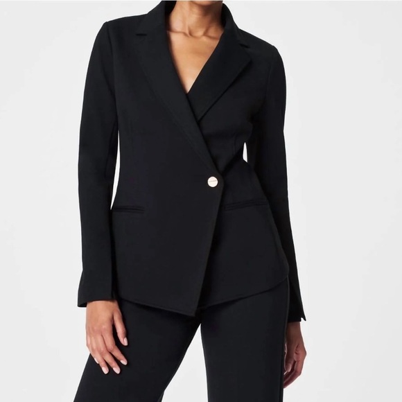 SPANX Jackets & Blazers - NWT Spanx - Perfect Asymmetric Classic
Tailored Blazer Sz M in black